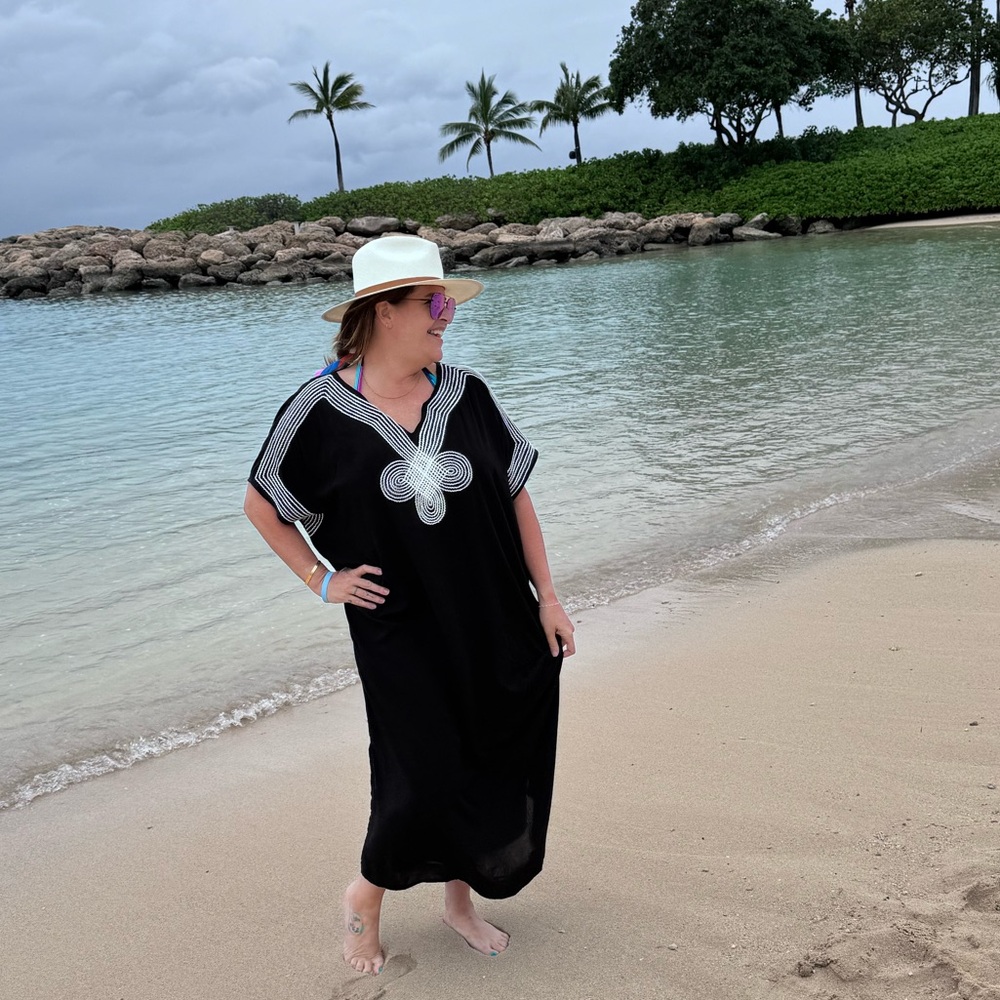 Chic caftan/beach cover up NWT
